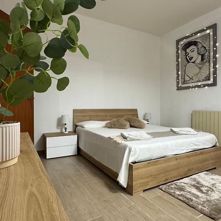 Апартаменти Casa Sole Sofie Aci Catena Екстер'єр фото